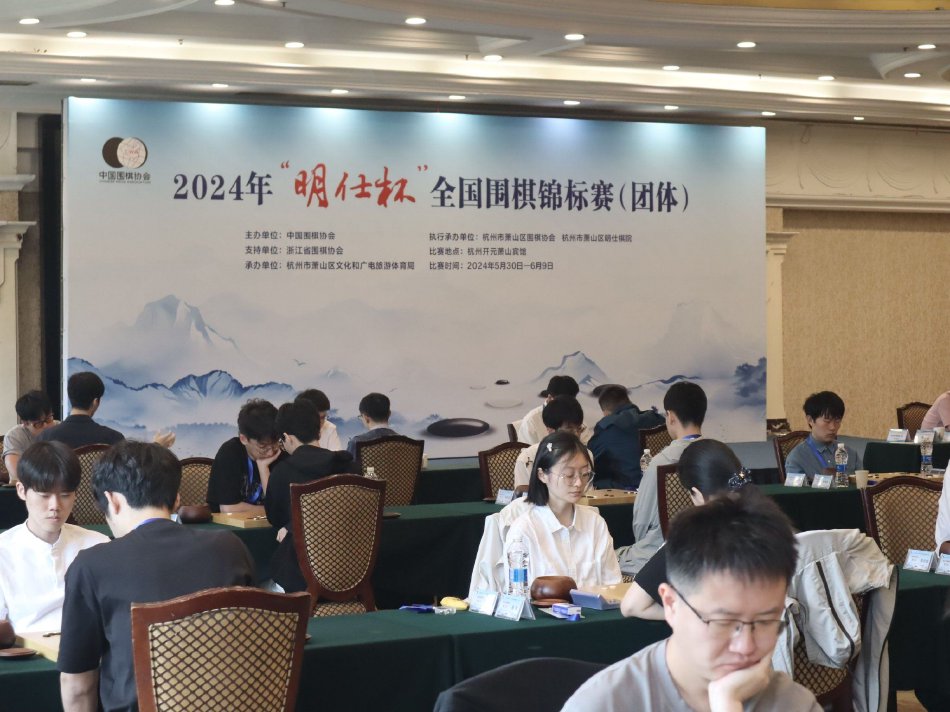 以色列拟认定联合国机构为恐怖组织　　其中，特斯拉在中国的发展被中方领导人称为“中美经贸合作的成功范例”。上海迪士尼项目是中国改革开放的标志性项目之一，去年12月，上海市委书记陈吉宁在会见美国华特·迪士尼公司首席执行官罗伯特·艾格时提出，要打造新时代中美人文交流合作典范。