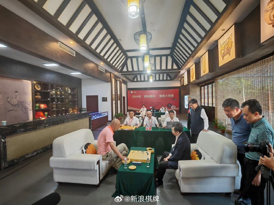 德约科维奇法网前状态不佳，日内瓦公开赛爆冷出局-yiowqvnjfggsk3lpr-　　在此次论坛上，龚正分享了多个中美合作项目成功案例，包括璞跃中国长三角区域创新中心、特斯拉上海工厂、上海港—洛杉矶港绿色航运走廊、上海迪士尼乐园等。